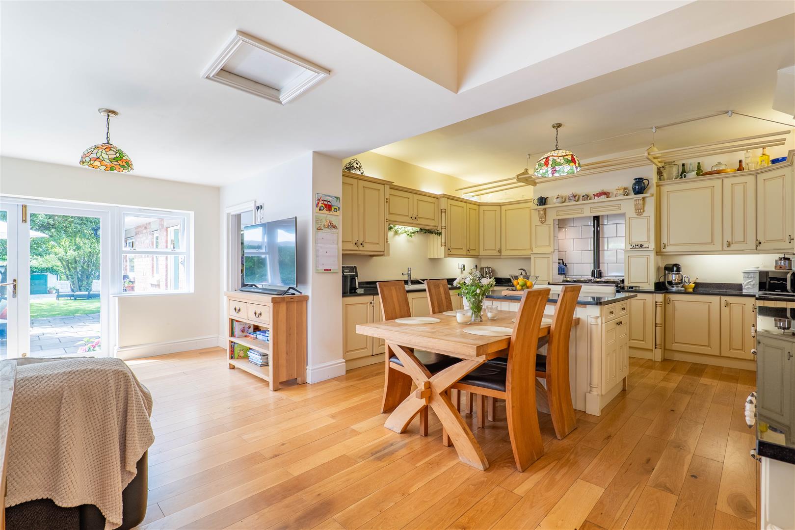 5 bed property in Southport Road, Chorley